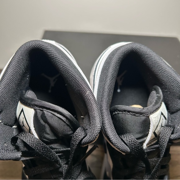 Nike Jordan 1 Mid 7Y - Picture 12 of 15